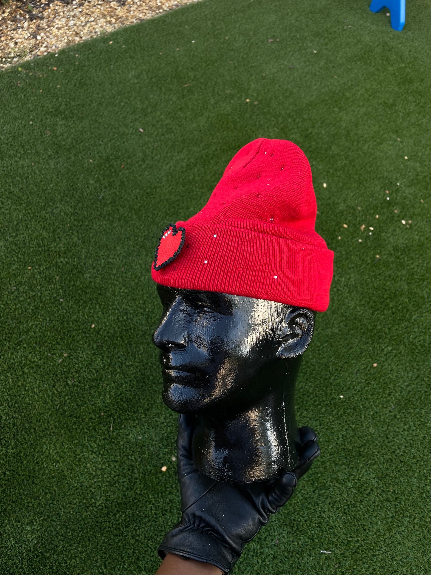 “Red heart” (beanie)